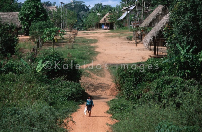 Hervé Merliac,Kaleidos images;La parole à l'image;Villages