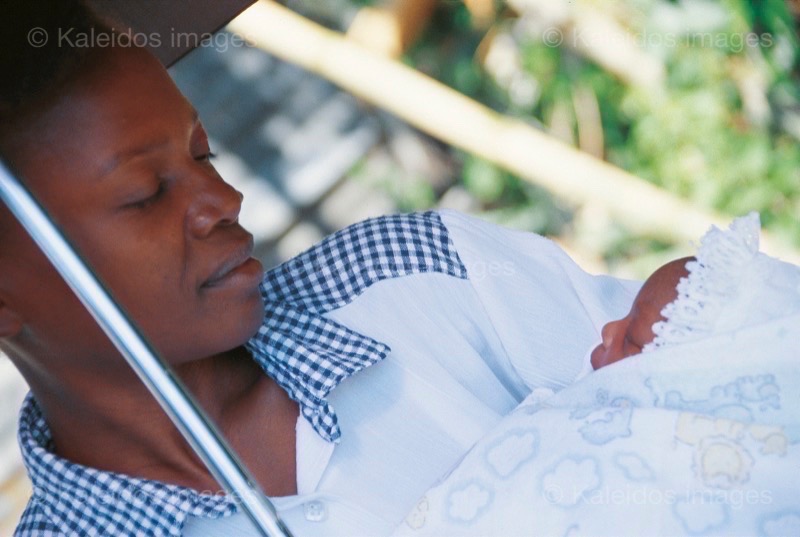 Babies;Baby;Haiti;Kaleidos;Kaleidos images;Katherine-Marie Pagé;Katherine-Marie-François;La parole à l'image;Woman;Women