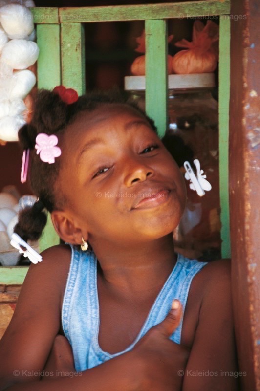 Girls;Haiti;Kaleidos;Kaleidos images;Katherine-Marie Pagé;Katherine-Marie-François;La parole à l'image;Portraits