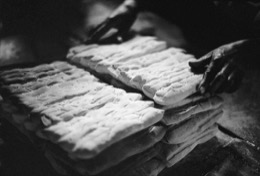 Breads;Haiti;Hands;Kaleidos;Kaleidos-images;Katherine-Marie-Pagé;Katherine-Marie-François;La-parole-à-limage;