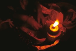 Haiti;Kaleidos;Kaleidos-images;Katherine-Marie-Pagé;Katherine-Marie-François;La-parole-à-limage;Lamps;Oil-lamps
