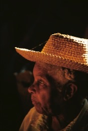Haiti;Hats;Kaleidos;Kaleidos-images;Katherine-Marie-Pagé;Katherine-Marie-François;La-parole-à-limage;Markets;Woman;Women