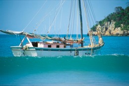 Boats;Haiti;Kaleidos;Kaleidos-images;Katherine-Marie-Pagé;Katherine-Marie-François;La-parole-à-limage;Man;Men;Sails;Seas