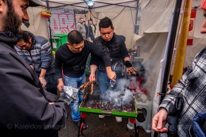 Belleville;Chinese New Year;France;Kaleidos;Kaleidos images;La parole à l'image;Lunar New Year;Paris;Paris 19;Paris XIX;Tarek Charara;Man;Men;Street food;Street vendors;Vendors
