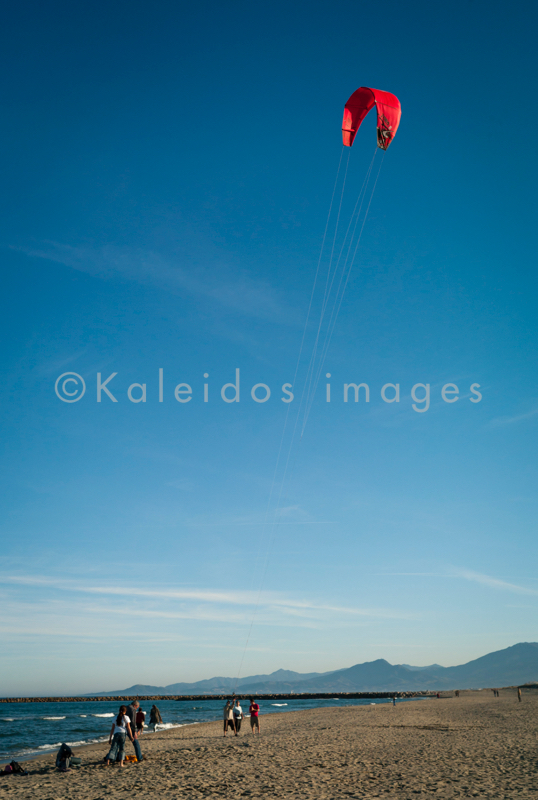 Beach, Beaches, Blue,Kaleidos, Kaleidos images, Kites, Landscapes, Mediterranean, Mediterranean Sea, Sea, Tarek Charara,Red