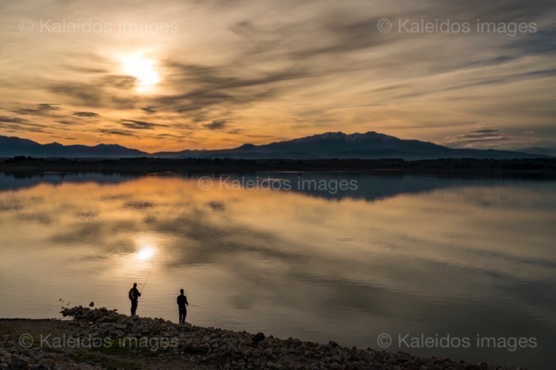 Canigó;Fisherman;Fishermen;France;Kaleidos;Kaleidos images;La parole à l'image;Lake of Villeneuve;Lake of Villeneuve de la Raho;Lakes;Landscapes;Pyrenees;Pyrénées-Orientales;Sunsets;Tarek Charara