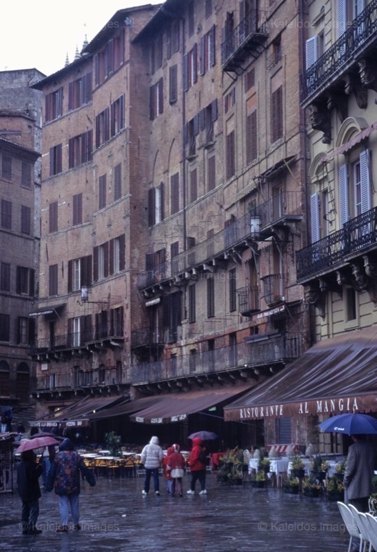 Architecture;Buildings;Houses;Italy;Kaleidos images;La parole à l'image;Philippe Guery;Rain;Toscana