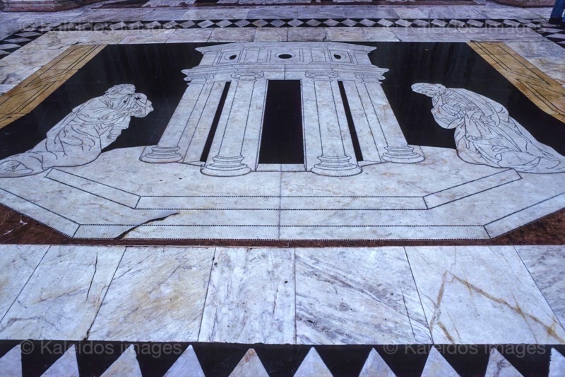 Architecture;Italy;Kaleidos;Kaleidos images;La parole à l'image;Philippe Guery;Rain;Siena