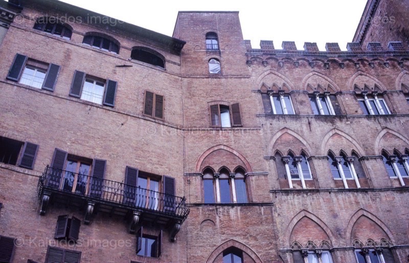 Architecture;Italy;Kaleidos;Kaleidos images;La parole à l'image;Philippe Guery;Rain;Siena