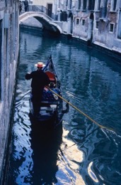 Boats;Désirée-Sadek;Gondolas;Italy;Kaleidos-images;La-parole-à-limage;Rowing-Boats;Venice;Water-transport