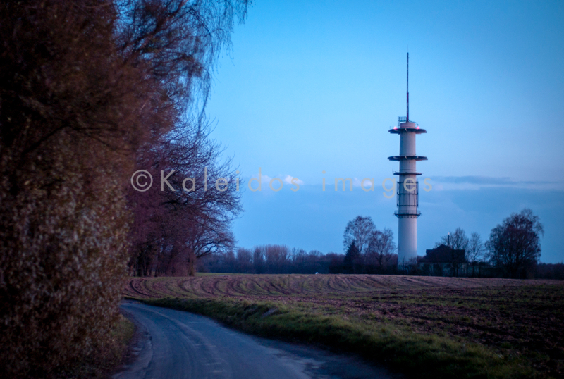 Evening;Kaleidos;Kaleidos images;Landscapes;TV;Tarek Charara;Television;Towers;Winter;La parole à l'image;NRW;Nordrhein-Westfalen;North Rhine-Westphalia;Düsseldorf;Duesseldorf;Dusseldorf