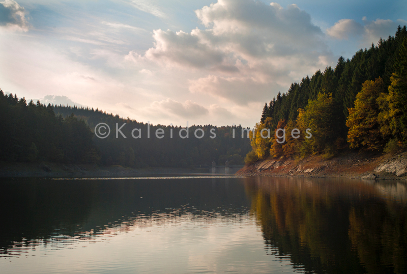 Colors;Colours;Dam;Kaleidos;Kaleidos images;Landscapes;Tarek Charara;Forests;Light;Trees;Water;Lakes;Fall;NRW;Nordrhein-Westfalen;North Rhine-Westphalia;Solingen;La parole à l'image;Autumn