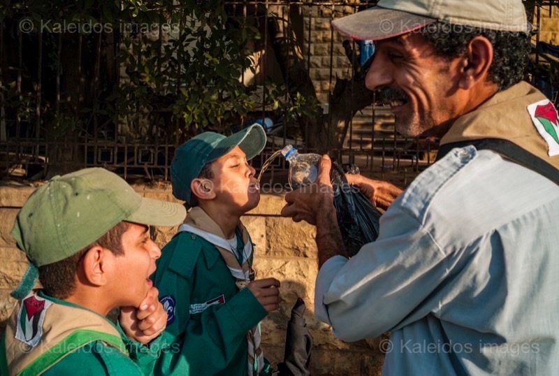 Kaleidos images;La parole à l'image;Palestinans;Palestinian Refugees;Palestinians;Refugees;Scouts;Tarek Charara;Flags;Jamal Al Hindawi;Jamal Hindawi