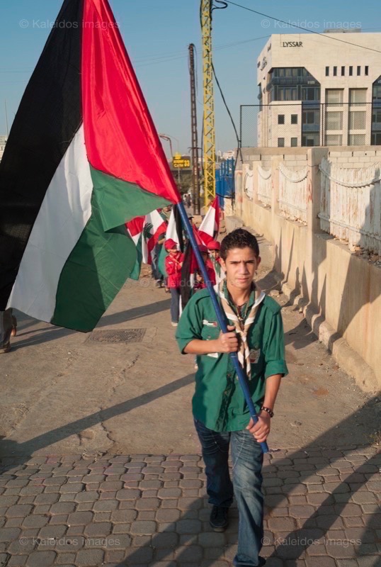 Kaleidos images;La parole à l'image;Palestinans;Palestinian Refugees;Palestinians;Refugees;Scouts;Tarek Charara;Flags
