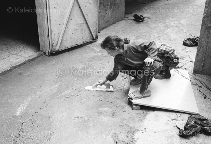 Children;Kaleidos images;Labor;Labour;Palestinian Refugees;Palestinians;Refugee camps;Shatila;Tarek Charara;UNRWA;Work;Girls