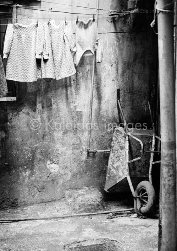 Dresses;Kaleidos images;Palestinian Refugees;Palestinians;Refugee camps;Shatila;Tarek Charara;UNRWA;Wheelbarrows