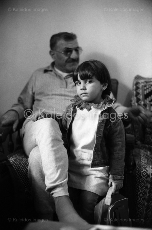 Kaleidos images;Palestinian Refugees;Palestinians;Refugee camps;Shatila;Tarek Charara;UNRWA;Children;Girls;Grandfather;Man;Men