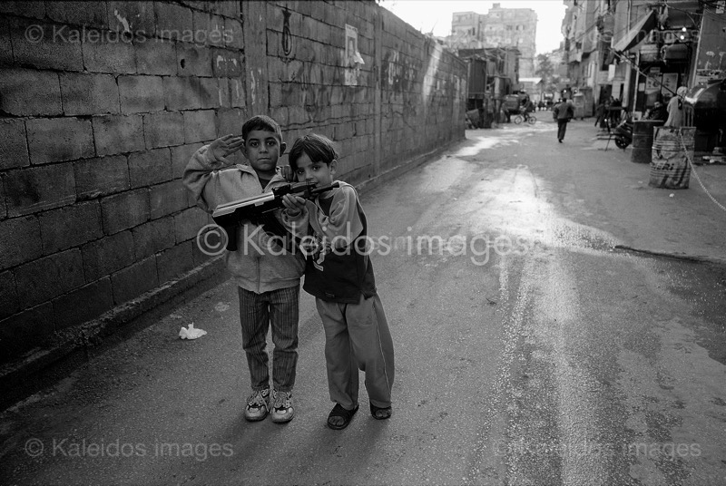 Boys;Children;Friends;Friendship;Games;Kaleidos images;Kids;Palestinian Refugees;Palestinians;Play;Refugee camps;Shatila;Tarek Charara;UNRWA