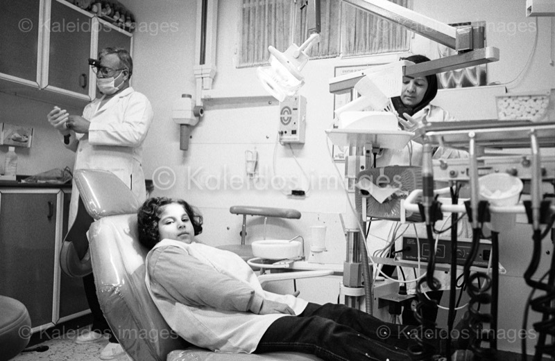 Beit Atfal Assoumoud;Girls;Children;Dentists;
Girls;Kaleidos images;Palestinian Refugees;Palestinians;Refugee camps;Shatila;Tarek Charara;UNRWA