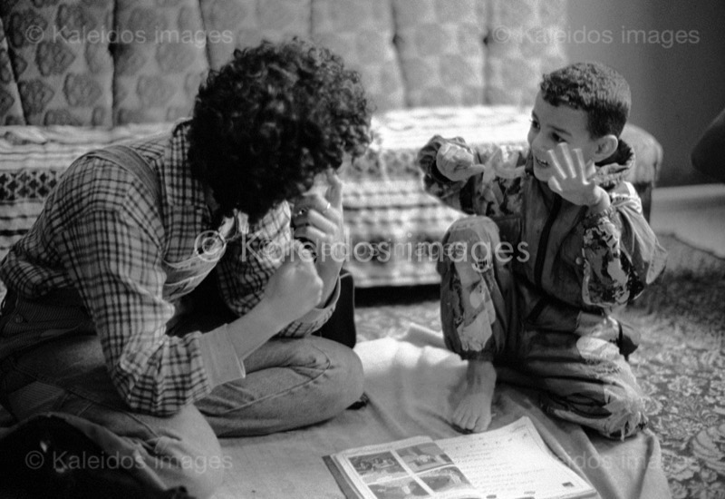Camps de refugiés;Chatila;Devoirs;Homework;Kaleidos images;Mona Al Hindawi;Mona Hindawi;Nidal Al Hindawi;Nidal Hindawi;Palestinian Refugees;Palestinians;Palestiniens;Refugee camps;Réfugiés palestiniens;Shatila;Tarek Charara;UNRWA