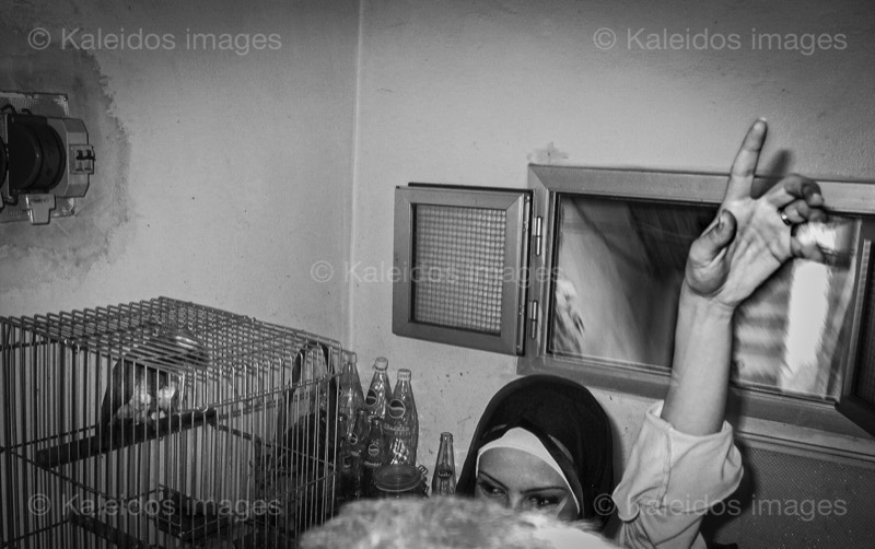 Hands;Kaleidos;Kaleidos images;Kitchen;Palestinian Refugees;Palestinians;Refugee camps;Shatila;Tarek Charara;UNRWA
