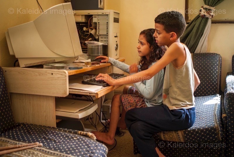 Farah Al Hindawi;Farah Hindawi;Computers;Kaleidos images;Nidal Al Hindawi;Nidal Hindawi;Palestinian Refugees;Palestinians;Refugee camps;Shatila;Tarek Charara;UNRWA