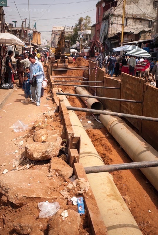 Kaleidos;Kaleidos images;Palestinian Refugees;Palestinians;Public works;Refugee camps;Shatila;Streets;Tarek Charara;UNRWA;Works;Pipelines