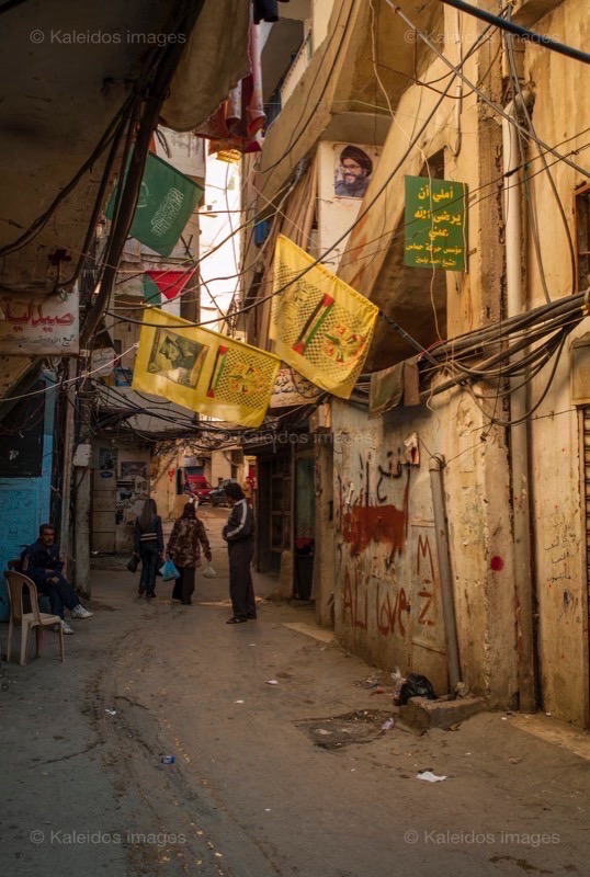 Architecture;Buildings;Cables;Kaleidos images;Mopeds;Palestinian Refugees;Palestinians;People;Refugee camps;Shatila;Shops;Streets;Tarek Charara;UNRWA;Alleys