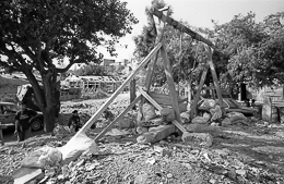Kaleidos-images;Palestinian-Refugees;Palestinians;Playgrounds;Refugee-camps;Seesaws;Shanty-Towns;Shatila;Tarek-Charara;UNRWA