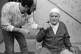 Documents;Kaleidos-images;Palestinian-Refugees;Palestinians;Refugee-camps;Shatila;Tarek-Charara;UNRWA;Man;Men