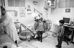 Beit-Atfal-Assoumoud;Boys;Children;Dentists;Girls;Kaleidos-images;Palestinian-Refugees;Palestinians;Refugee-camps;Shatila;Tarek-Charara;UNRWA