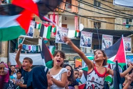 Flags;Kaleidos;Kaleidos-images;La-parole-à-limage;Palestinian-Refugees;Palestinians;Refugee-camps;Shatila;Tarek-Charara;UNRWA