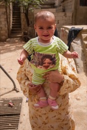 Children;Girls;Kaleidos;Kaleidos-images;Palestinian-Refugees;Palestinians;Refugee-camps;Shatila;Tarek-Charara;UNRWA