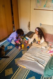 Cats;Children;Farah-AL-Hindawi;Farah-Hindawi;Hanan-Al-Hindawi;Hanan-Hindawi;Kaleidos-images;La-parole-à-limage;Palestinian-Refugees;Palestinians;Play;Refugee-camps;Shatila;Tarek-Charara;UNRWA