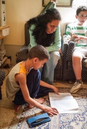 Children;Families;Family;Homework;Kaleidos-images;Mona-Al-Hindawi;Mona-Hindawi;Mothers;Nidal-Al-Hindawi;Nidal-Hindawi;Palestinian-Refugees;Palestinians;Refugee-camps;Shatila;Tarek-Charara;UNRWA