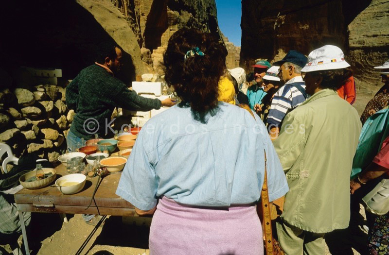 Tarek Charara;La parole à l'image;Kaleidos images;Tourists;Souvenirs;UNESCO;World Heritage;Petra;Jordan