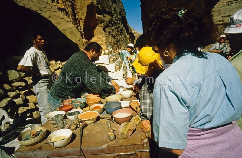 Tarek Charara;La parole à l'image;Kaleidos images;Tourists;Souvenirs;UNESCO;World Heritage;Petra;Jordan