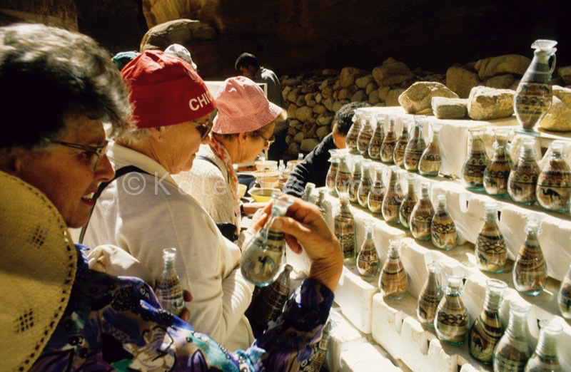 Tarek Charara;La parole à l'image;Kaleidos images;Tourists;Souvenirs;UNESCO;World Heritage;Petra;Jordan