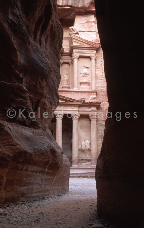 Tarek Charara;Kaleidos;Kaleïdos;Kaleidos images;Middle East;Middle-East;UNESCO;World Heritage;Graves;Tombs;History;Nabateans;Petra;Jordan;Khazneh;Al Khazneh
