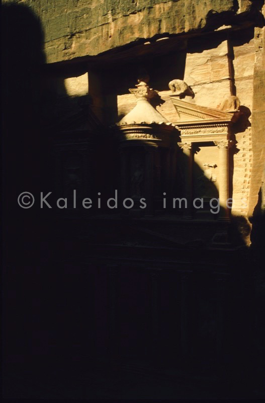 Tarek Charara;Kaleidos images;La parole à l'image;UNESCO;World Heritage;Graves;Tombs;History;Nabateans;Petra;Jordan;Sunrise;Khazneh;Al Khazneh
