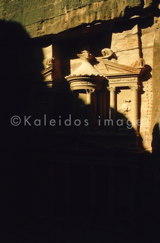 Tarek Charara;Kaleidos images;La parole à l'image;UNESCO;World Heritage;Graves;Tombs;History;Nabateans;Petra;Jordan;Sunrise;Khazneh;Al Khazneh