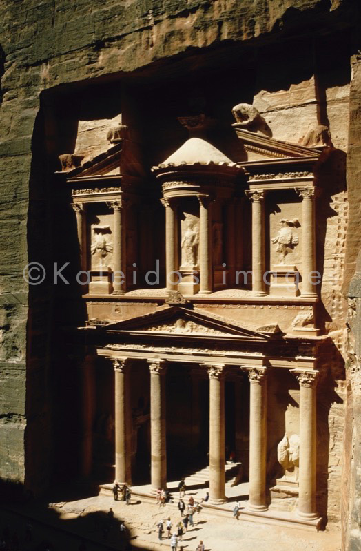Tarek Charara;Kaleidos images;La parole à l'image;UNESCO;World Heritage;Graves;Tombs;History;Nabateans;Petra;Jordan;Sunrise;Khazneh;Al Khazneh