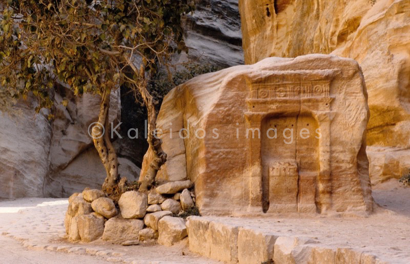 Tarek Charara;Kaleidos images;La parole à l'image;UNESCO;World Heritage;Graves;Tombs;History;Nabateans;Petra;Jordan;Votive niches