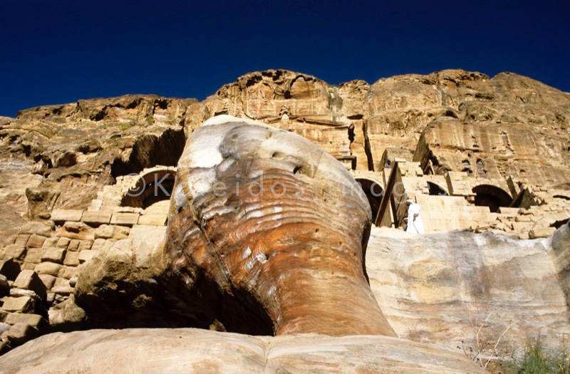 Tarek Charara;La parole à l'image;Kaleidos images;UNESCO;World Heritage;Graves;Tombs;History;Nabateans;Petra;Royal tombs,Urn tomb