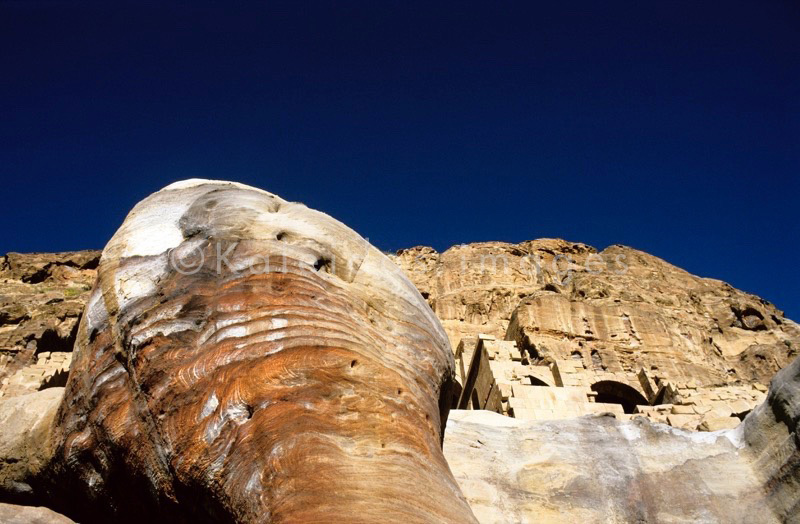 Tarek Charara;La parole à l'image;Kaleidos images;UNESCO;World Heritage;Graves;Tombs;History;Nabateans;Petra;Royal tombs,Urn tomb