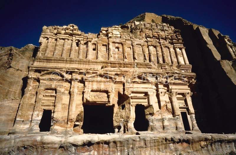 Tarek Charara;La parole à l'image;Kaleidos images;UNESCO;World Heritage;Graves;Tombs;History;Nabateans;Petra;Palace tomb;Royal tombs