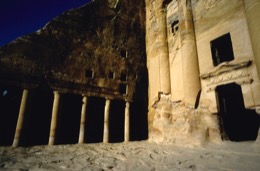 Tarek-Charara;La-parole-à-limage;Kaleidos-images;UNESCO;World-Heritage;Graves;Tombs;History;Nabateans;Petra;Royal-tombs,Urn-tomb