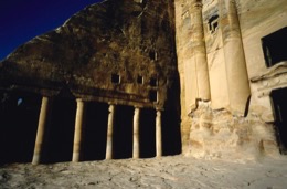 Tarek-Charara;La-parole-à-limage;Kaleidos-images;UNESCO;World-Heritage;Graves;Tombs;History;Nabateans;Petra;Royal-tombs,Urn-tomb