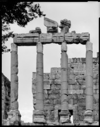 Architecture,-Baalbek,-History,-Kaleidos,-Kaleidos-images,-La-parole-à-limage,-Laurent-Abad,-Romans,-Temples,-UNESCO,-World-Heritage,-Romans,-Temples,-UNESCO,-Propylaeum,-Temples,-Jupiter,-Jupiter-Heliopotanus,-Temple-of-Jupiter,-Columns
