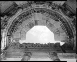 Architecture,-Baal,-Baalbek,-History,-Kaleidos,-Kaleidos-images,-La-parole-à-limage,-Laurent-Abad,-Romans,-Temples,-UNESCO,-World-Heritage,-Romans,-Temples,-UNESCO,-Temples,-Jupiter,-Jupiter-Heliopotanus,-Temple-of-Jupiter,-Columns